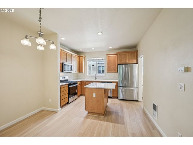 1117 Sw 160TH Ave, Beaverton, OR 97006