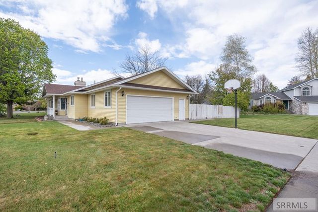 2945 Chaparral Drive, Idaho Falls, ID 83404