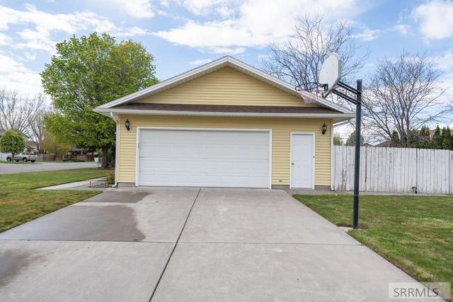 2945 Chaparral Drive, Idaho Falls, ID 83404
