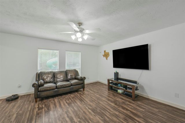 12023 Belle Court, Pinehurst, TX 77362