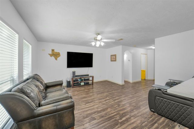 12023 Belle Court, Pinehurst, TX 77362