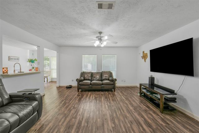 12023 Belle Court, Pinehurst, TX 77362