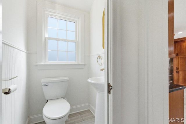 1006 Briarton Drive, St Louis, MO 63126