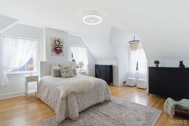 1006 Briarton Drive, St Louis, MO 63126