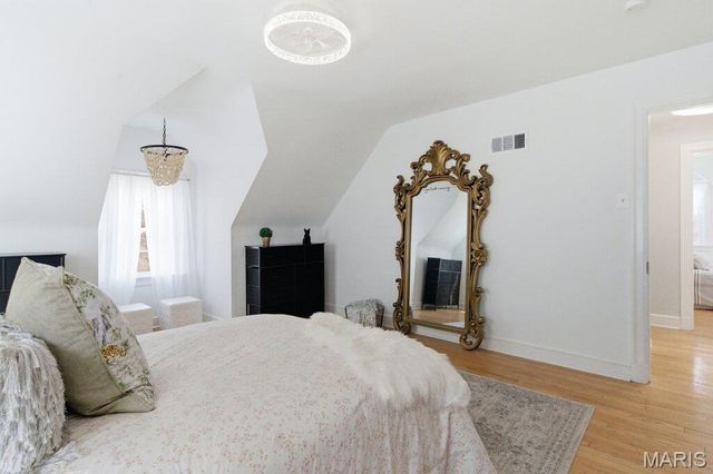 1006 Briarton Drive, St Louis, MO 63126