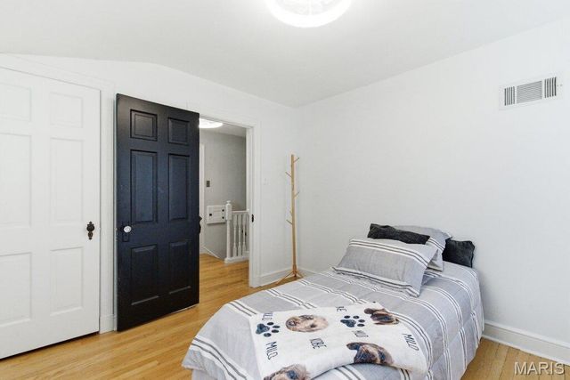 1006 Briarton Drive, St Louis, MO 63126