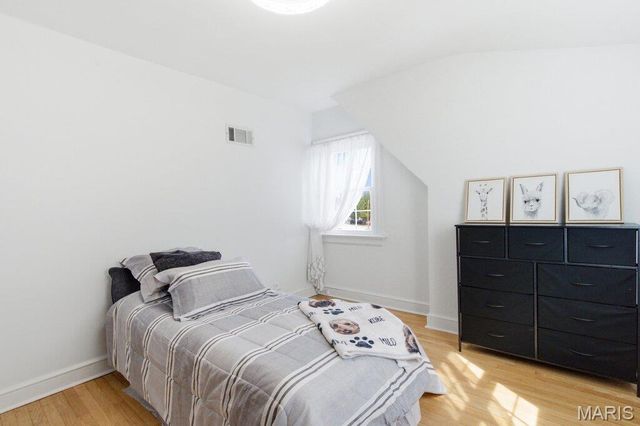 1006 Briarton Drive, St Louis, MO 63126