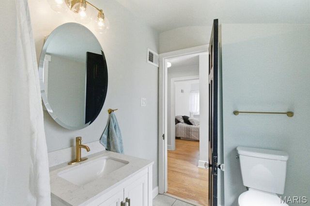 1006 Briarton Drive, St Louis, MO 63126