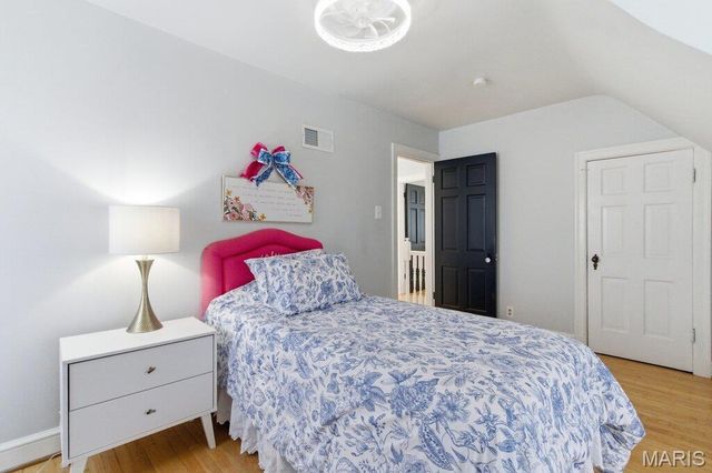 1006 Briarton Drive, St Louis, MO 63126