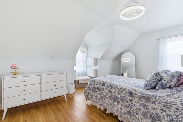 1006 Briarton Drive, St Louis, MO 63126