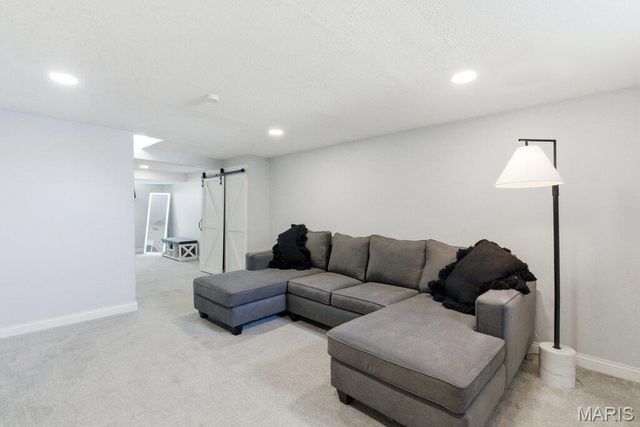 1006 Briarton Drive, St Louis, MO 63126