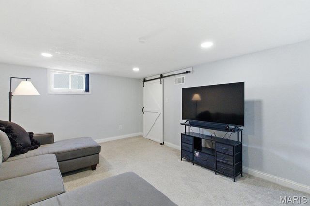 1006 Briarton Drive, St Louis, MO 63126