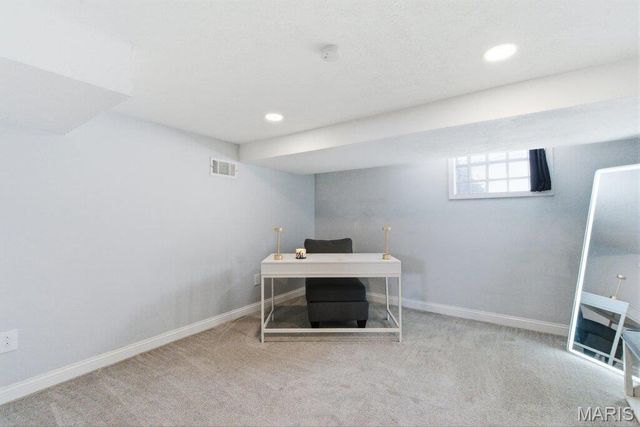 1006 Briarton Drive, St Louis, MO 63126