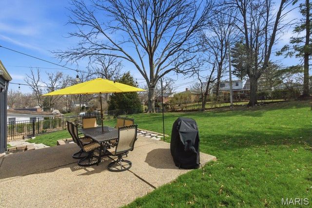 1006 Briarton Drive, St Louis, MO 63126