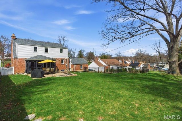 1006 Briarton Drive, St Louis, MO 63126