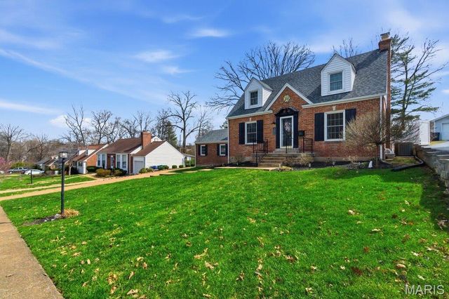 1006 Briarton Drive, St Louis, MO 63126