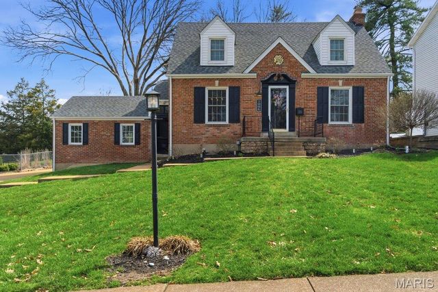 1006 Briarton Drive, St Louis, MO 63126