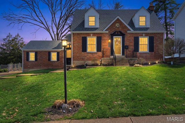 1006 Briarton Drive, St Louis, MO 63126