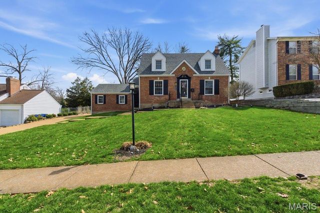 1006 Briarton Drive, St Louis, MO 63126