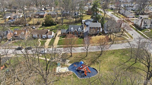 1006 Briarton Drive, St Louis, MO 63126