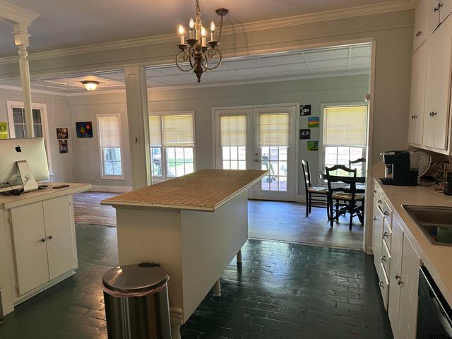 906 Sherwood Lane, Jacksonville, TX 75766