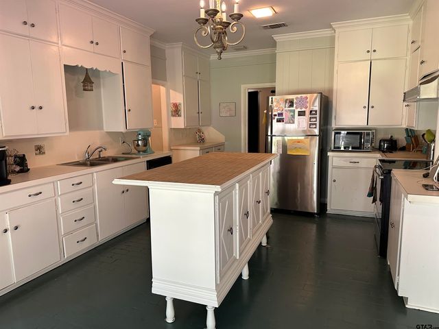 906 Sherwood Lane, Jacksonville, TX 75766