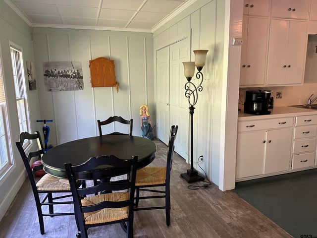 906 Sherwood Lane, Jacksonville, TX 75766