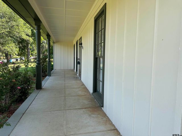 906 Sherwood Lane, Jacksonville, TX 75766