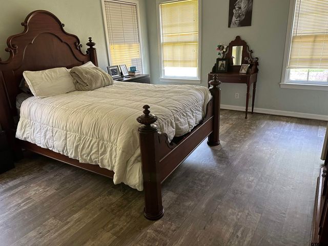 906 Sherwood Lane, Jacksonville, TX 75766