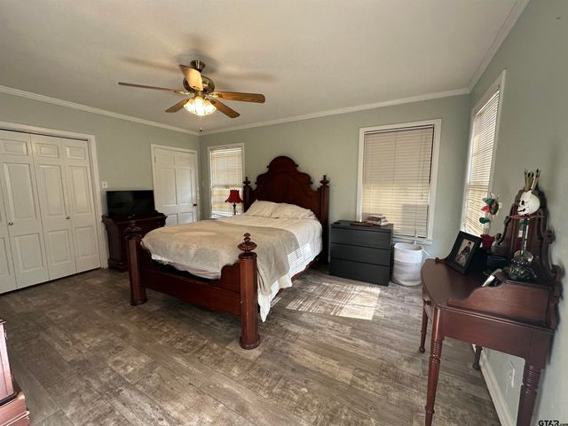 906 Sherwood Lane, Jacksonville, TX 75766