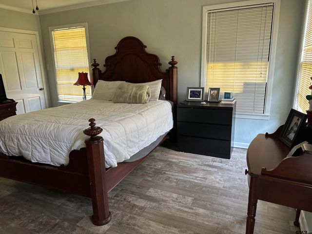 906 Sherwood Lane, Jacksonville, TX 75766