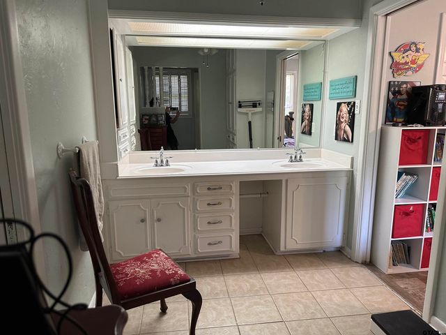 906 Sherwood Lane, Jacksonville, TX 75766