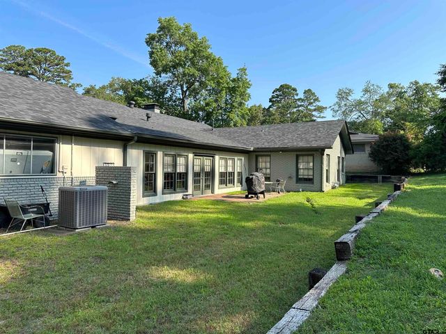 906 Sherwood Lane, Jacksonville, TX 75766