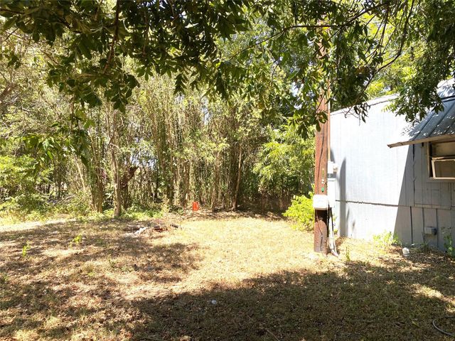 410 W North ST, Kyle, TX 78640