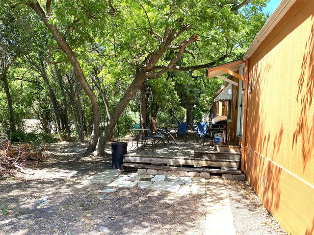 410 W North ST, Kyle, TX 78640