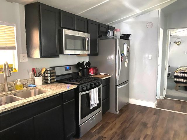 410 W North ST, Kyle, TX 78640