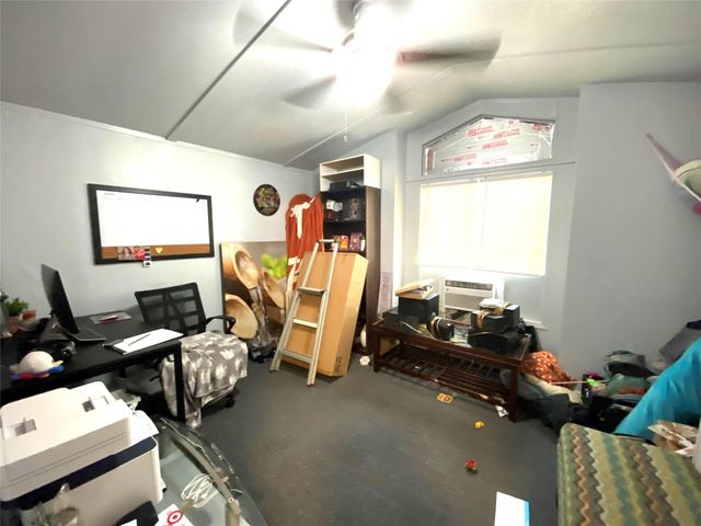 410 W North ST, Kyle, TX 78640