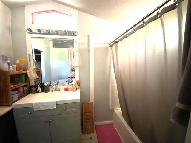 410 W North ST, Kyle, TX 78640