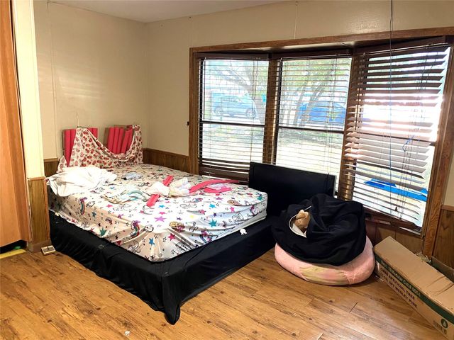 410 W North ST, Kyle, TX 78640