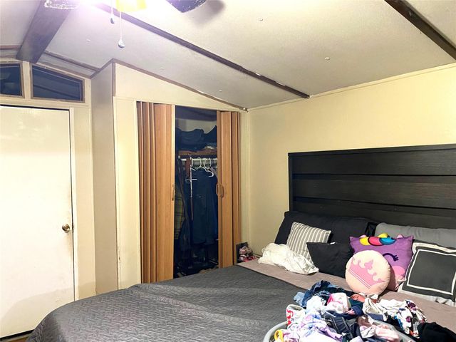 410 W North ST, Kyle, TX 78640