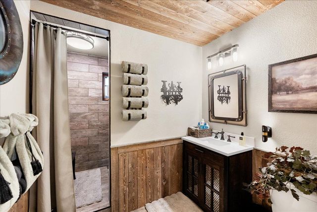 10515 Wentworth Springs Rd, Georgetown, CA 95634