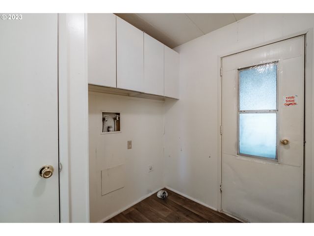 24333 VAUGHN Rd, Veneta, OR 97487