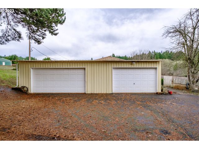 24333 VAUGHN Rd, Veneta, OR 97487