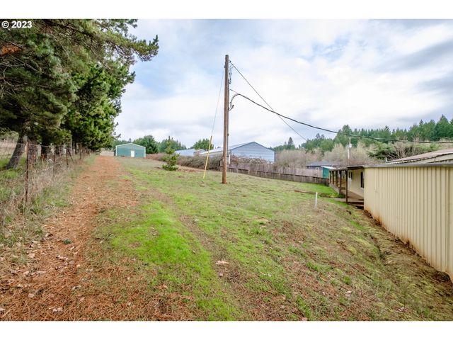 24333 VAUGHN Rd, Veneta, OR 97487