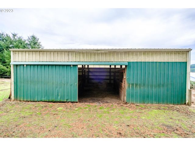 24333 VAUGHN Rd, Veneta, OR 97487