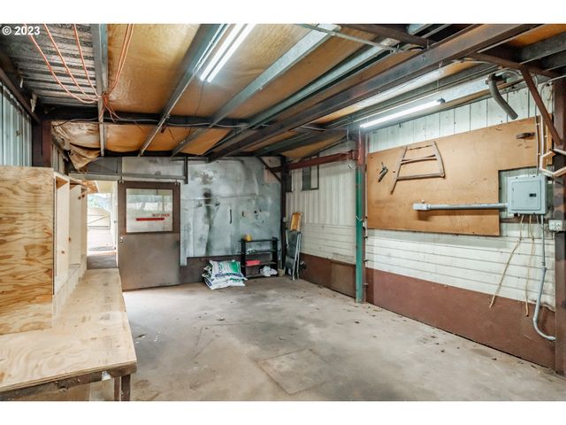 24333 VAUGHN Rd, Veneta, OR 97487