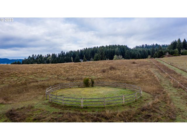 24333 VAUGHN Rd, Veneta, OR 97487