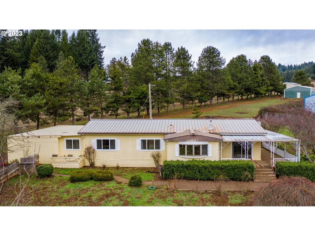 24333 VAUGHN Rd, Veneta, OR 97487