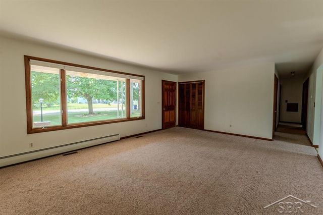 8908 Kochville Road, Saginaw, MI 48603