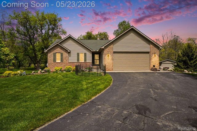 9268 Erin Court, Springfield Charter Township, MI 48350